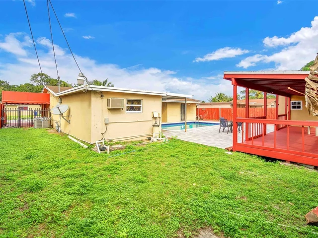 1270 NW 174th St, Miami Gardens FL 33169