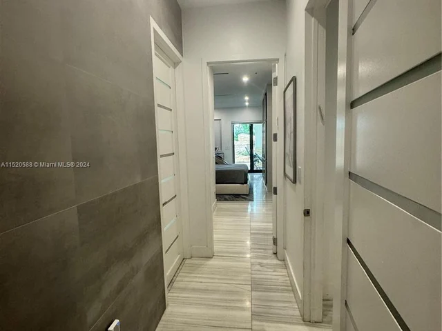 21010 NE 24th Ct, Miami FL 33180