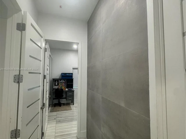 21010 NE 24th Ct, Miami FL 33180