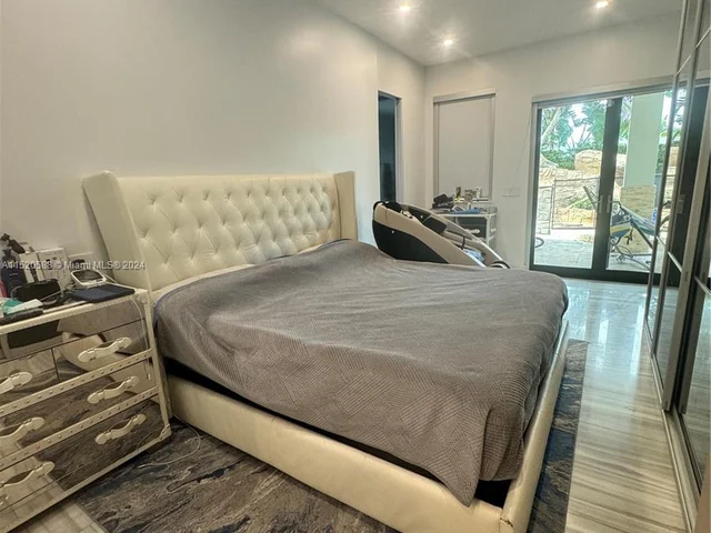 21010 NE 24th Ct, Miami FL 33180