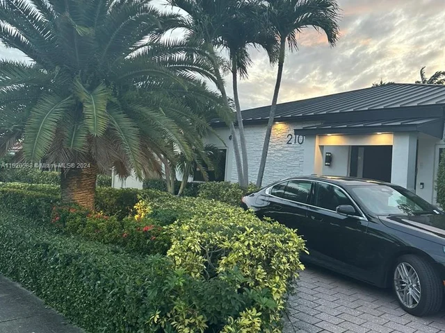 21010 NE 24th Ct, Miami FL 33180