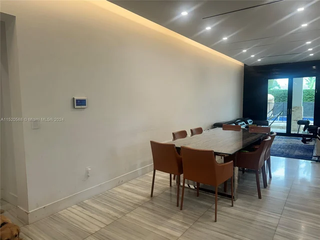 21010 NE 24th Ct, Miami FL 33180