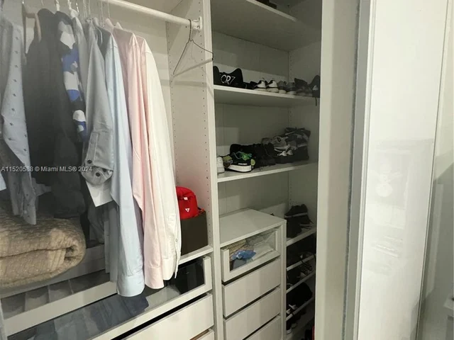 21010 NE 24th Ct, Miami FL 33180