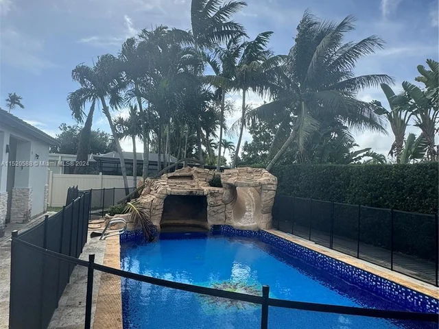 21010 NE 24th Ct, Miami FL 33180