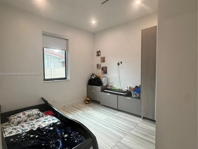 21010 NE 24th Ct, Miami FL 33180