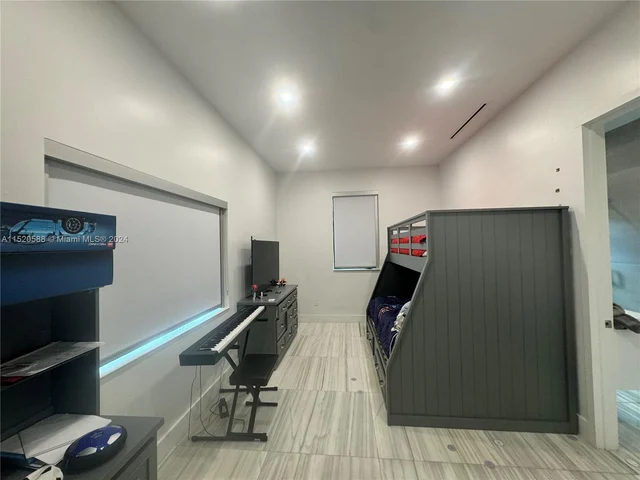 21010 NE 24th Ct, Miami FL 33180