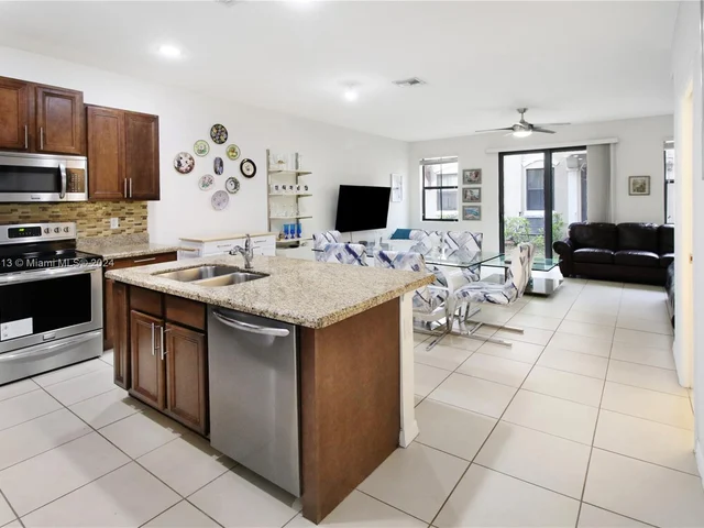 1043 NW 33rd Ct # 1043, Pompano Beach FL 33064