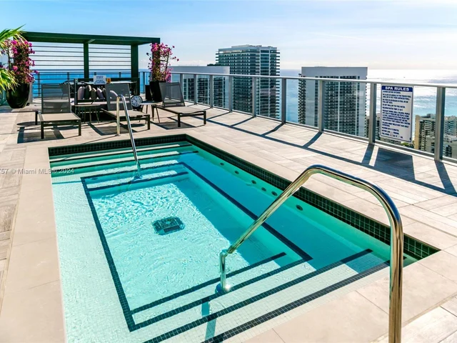 4010 S Ocean Dr # R504, Hollywood FL 33019