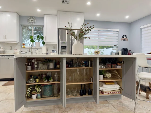 509 SW 3rd St, Hallandale Beach FL 33009