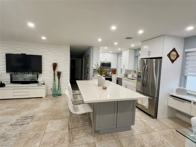 509 SW 3rd St, Hallandale Beach FL 33009