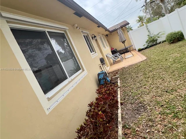 509 SW 3rd St, Hallandale Beach FL 33009