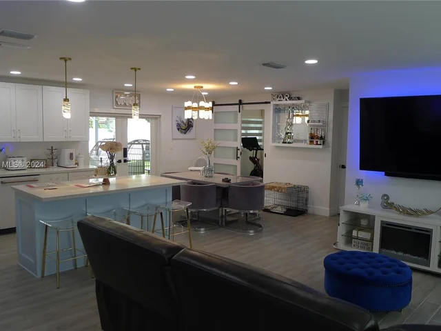 4911 NW 13th St, Lauderhill FL 33313