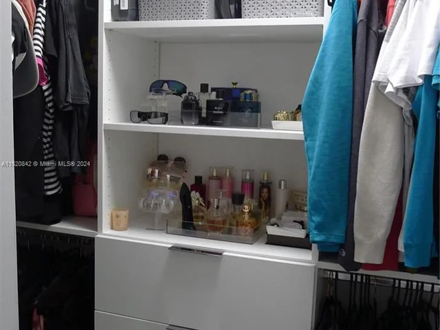 4911 NW 13th St, Lauderhill FL 33313