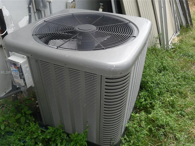 4911 NW 13th St, Lauderhill FL 33313