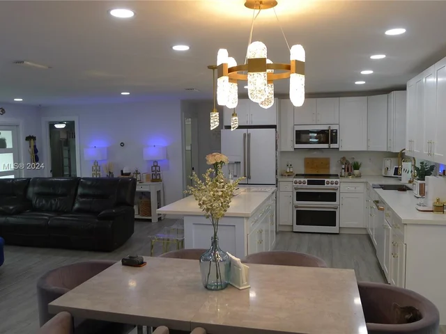 4911 NW 13th St, Lauderhill FL 33313