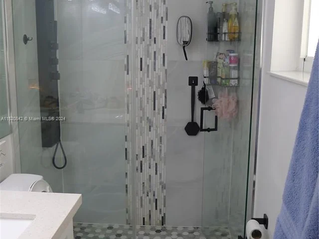 4911 NW 13th St, Lauderhill FL 33313