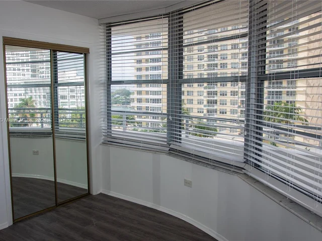 5555 Collins Ave # 7B, Miami Beach FL 33140