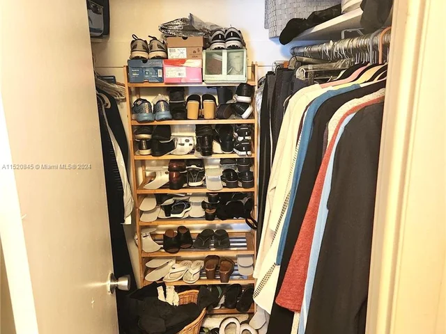 5555 Collins Ave # 7B, Miami Beach FL 33140