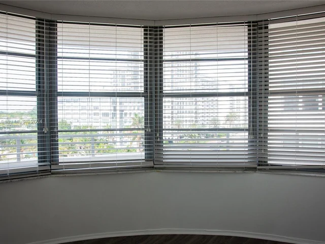 5555 Collins Ave # 7B, Miami Beach FL 33140