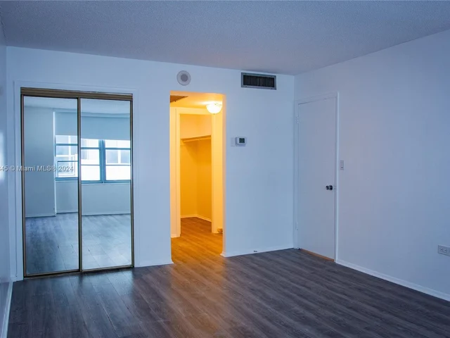 5555 Collins Ave # 7B, Miami Beach FL 33140