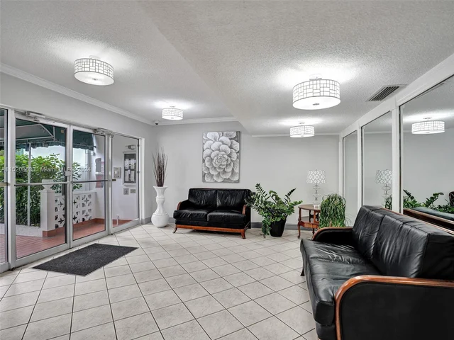 4751 NW 21st St # 610, Lauderhill FL 33313