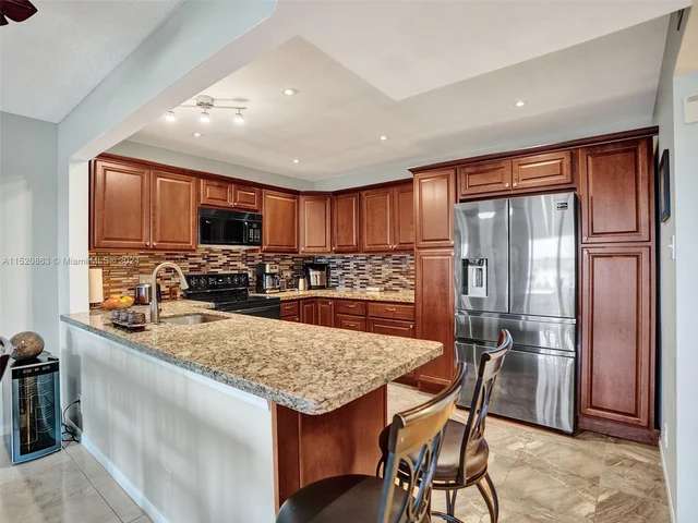 4751 NW 21st St # 610, Lauderhill FL 33313