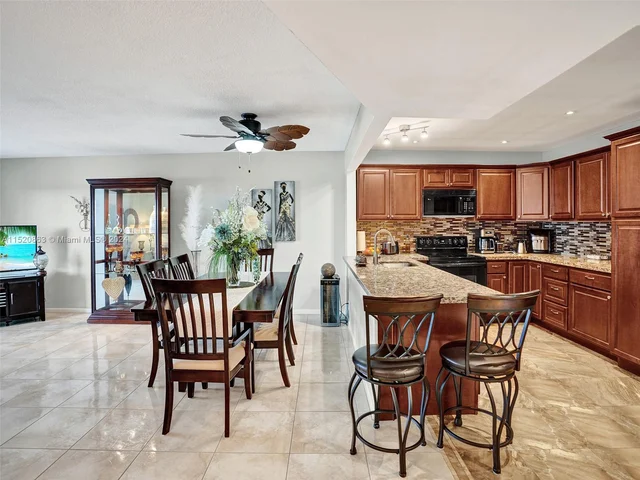 4751 NW 21st St # 610, Lauderhill FL 33313