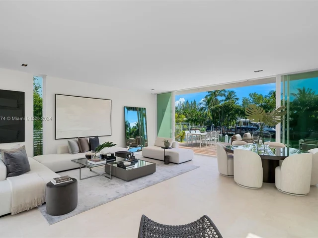 1011 W 48th St - Ritz Carlton Residences, Miami Beach FL 33140
