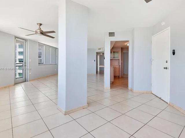 7135 Collins Ave # 615, Miami Beach FL 33141