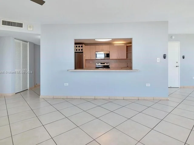 7135 Collins Ave # 615, Miami Beach FL 33141