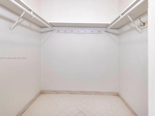 7135 Collins Ave # 615, Miami Beach FL 33141