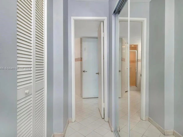 7135 Collins Ave # 615, Miami Beach FL 33141