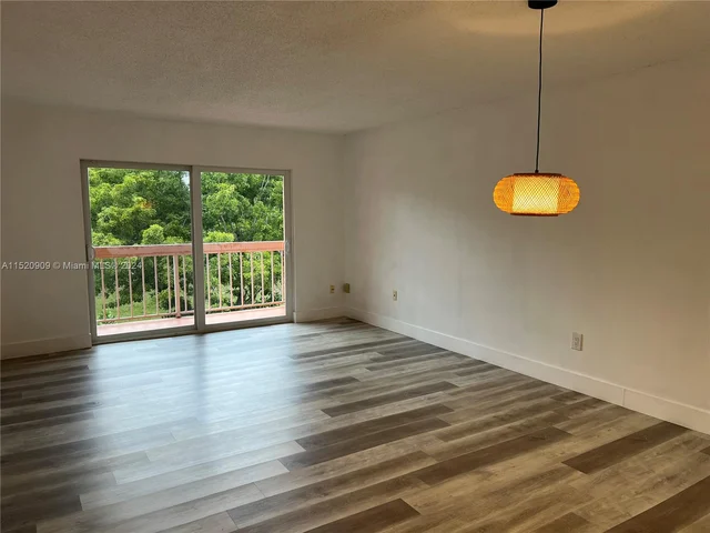 7920 Camino Real # M311, Miami FL 33143