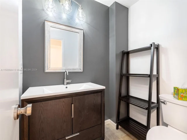 16666 Greens Edge Cir # 62, Weston FL 33326