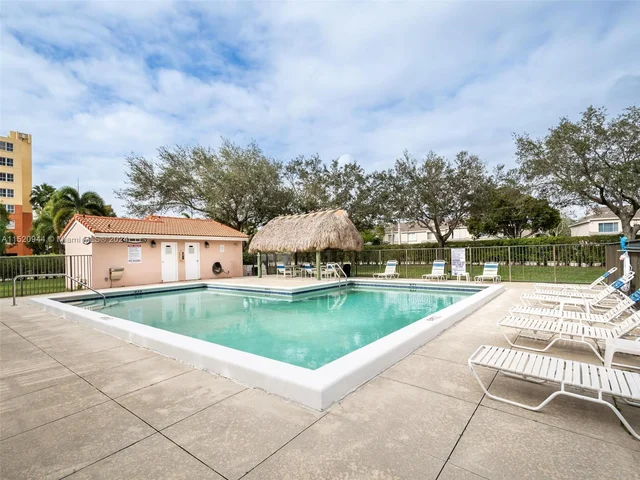 16666 Greens Edge Cir # 62, Weston FL 33326