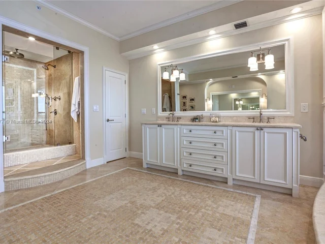 11113 Biscayne Blvd, Miami FL 33181