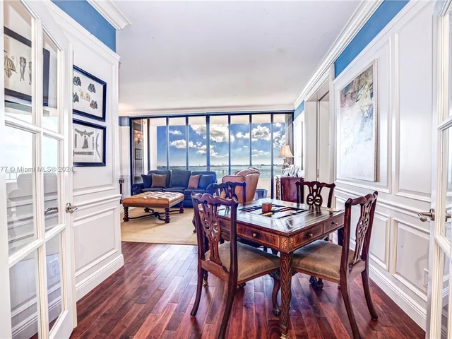 11113 Biscayne Blvd, Miami FL 33181