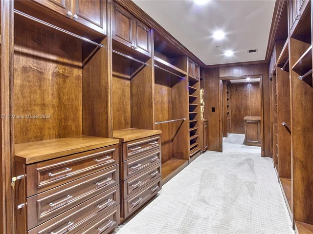 11113 Biscayne Blvd, Miami FL 33181