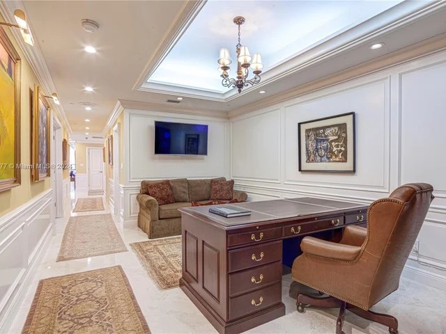 11113 Biscayne Blvd, Miami FL 33181