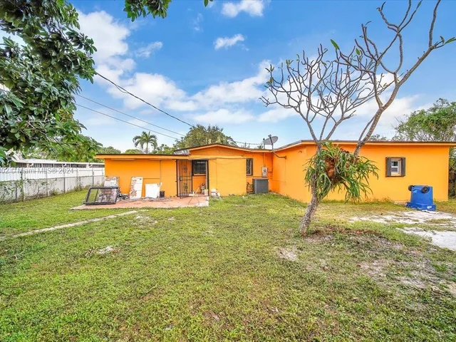 2130 NW 124th St, Miami FL 33167
