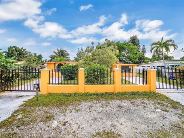 2130 NW 124th St, Miami FL 33167
