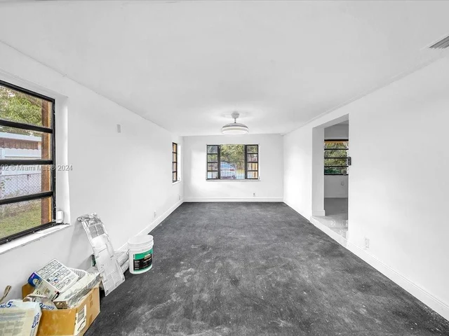 2130 NW 124th St, Miami FL 33167