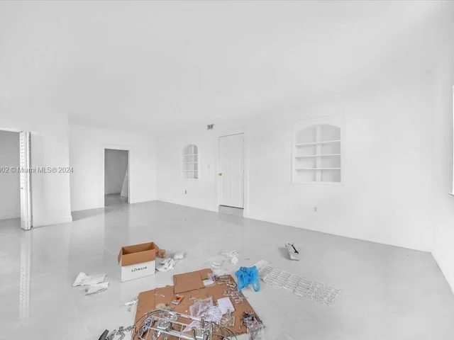 2130 NW 124th St, Miami FL 33167