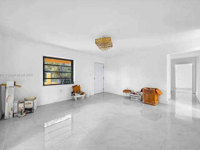 2130 NW 124th St, Miami FL 33167