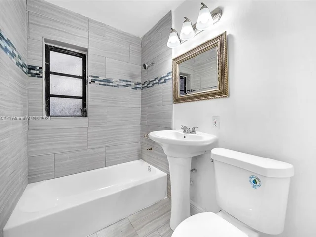 2130 NW 124th St, Miami FL 33167