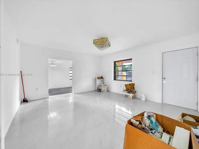 2130 NW 124th St, Miami FL 33167