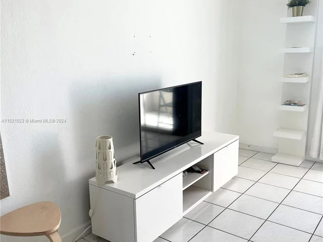 7904 West Dr # 914, North Bay Village FL 33141