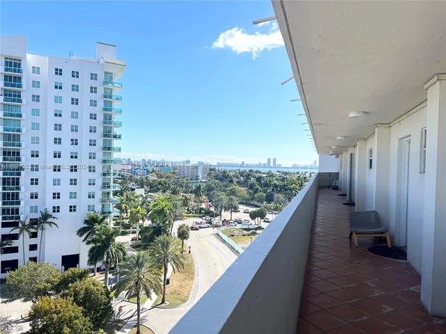 7904 West Dr # 914, North Bay Village FL 33141