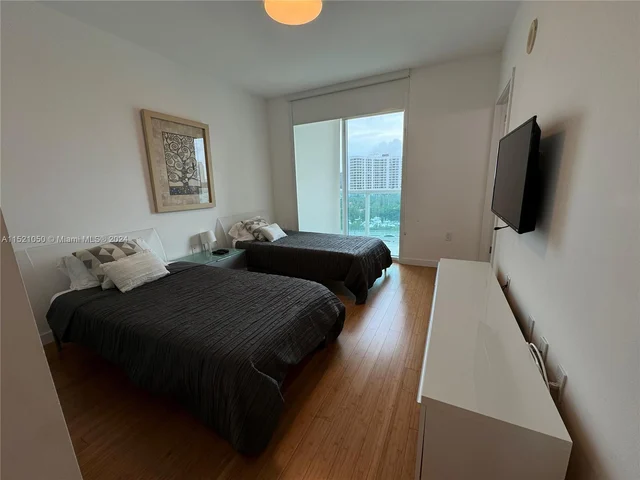 19400 Turnberry Way # 631, Aventura FL 33180