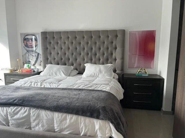 68 SE 6th St # 1004, Miami FL 33131